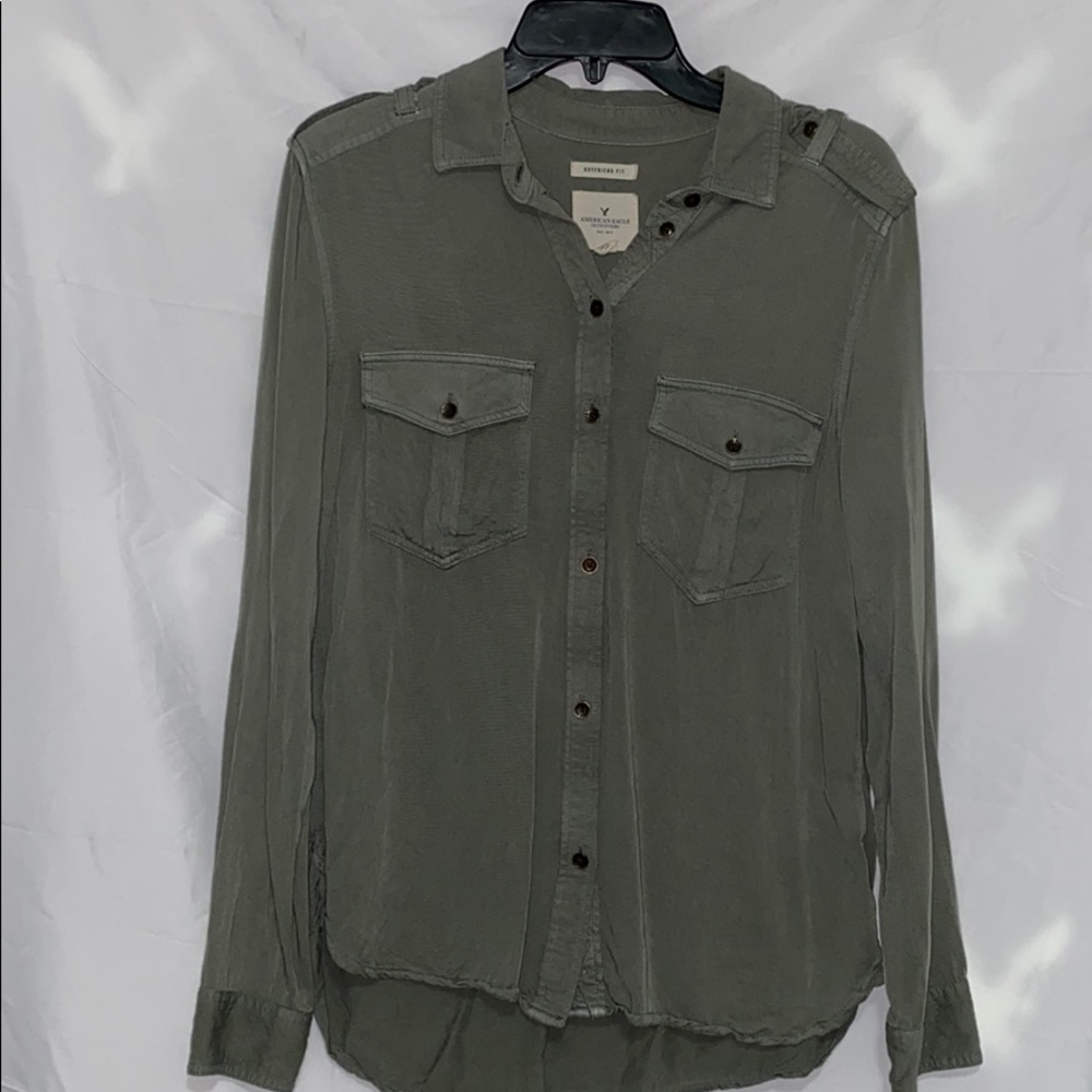 American Eagle button up shirt